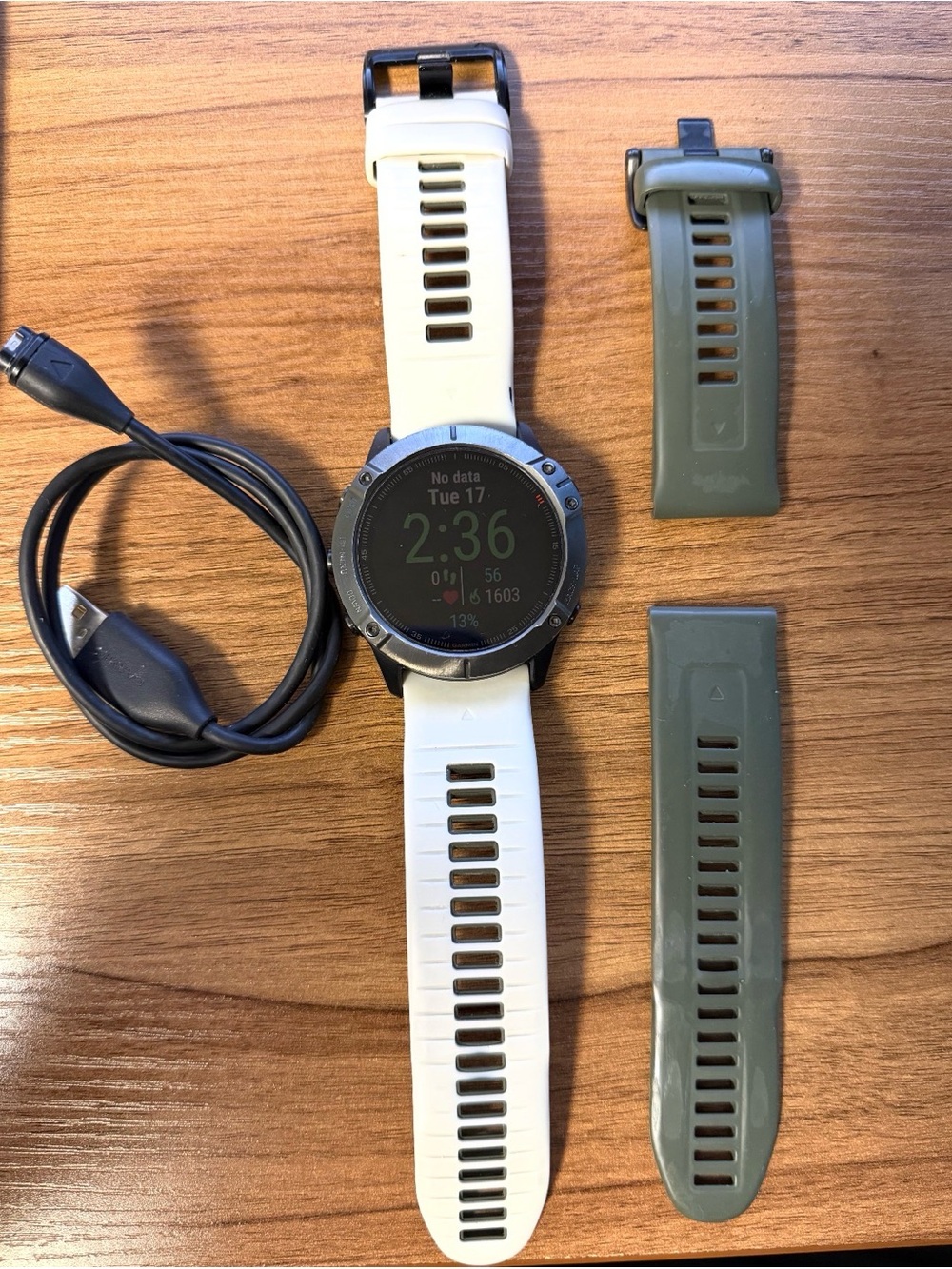 garmin White Sport Smartwatch with Olive Green Spare Bands and Charger